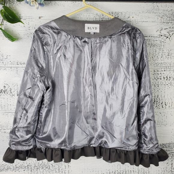BLVD Gray Suede Ruffled Hem Moto Jacket Size Large Feminine Edgy Chic Outerwear - Picture 8 of 10